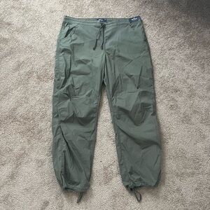 NWT Hollister Ultra High Rise Baggy Pants